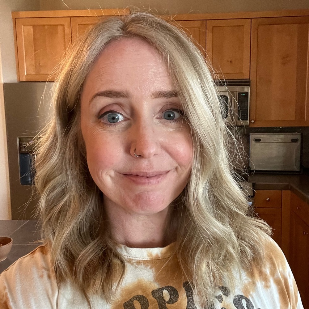 Meet your Posher, Cassandra